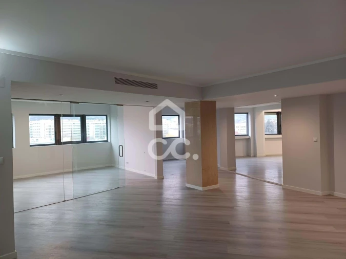 Apartamento T3 para Venda em Braga (Maximinos, Sé e Cividade) Foto 30