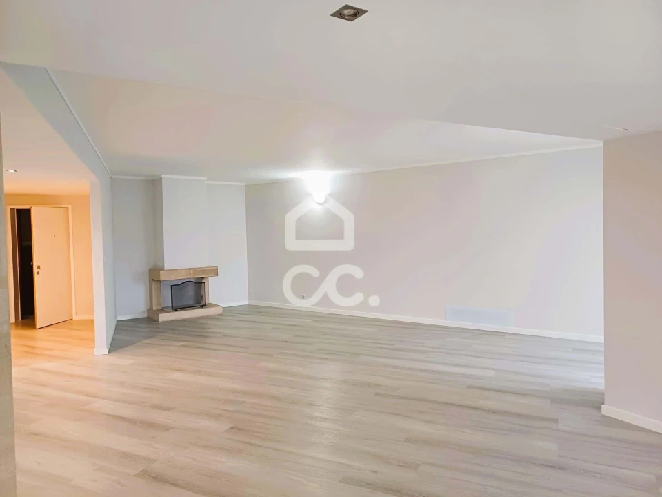 Apartamento T3 para Venda em Braga (Maximinos, Sé e Cividade) Foto 23