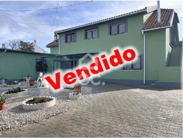 Moradia T3 para Venda em Peral