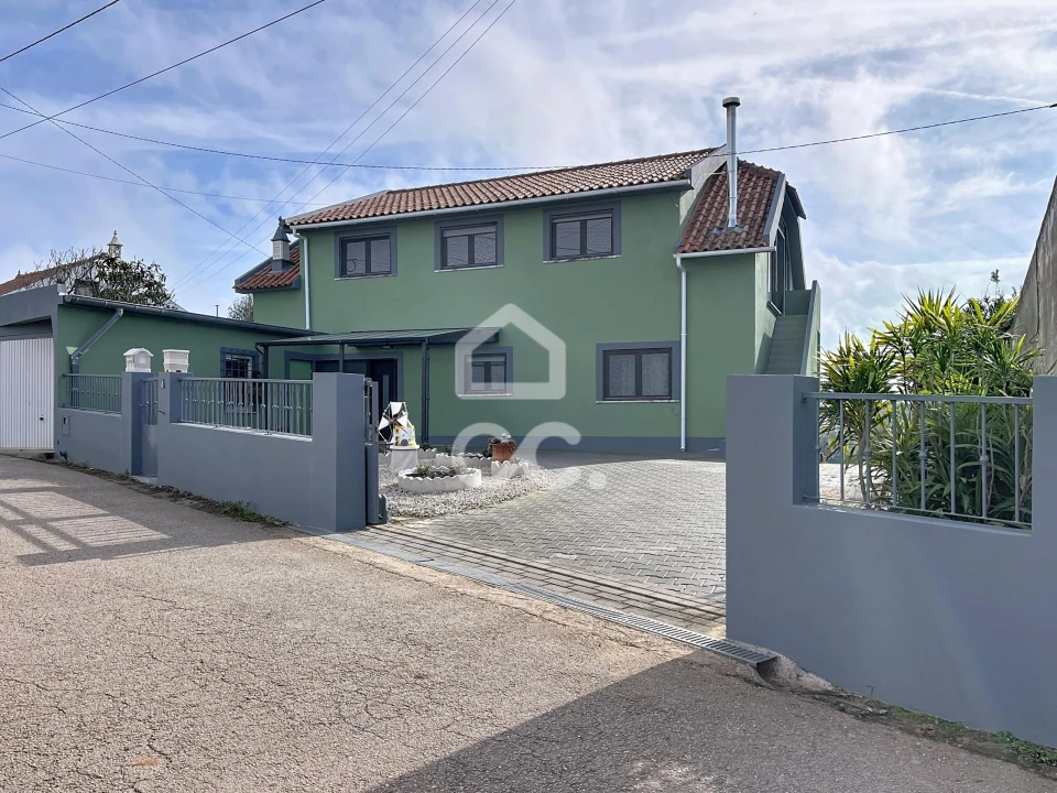 Moradia T3 para Venda em Peral Foto 6