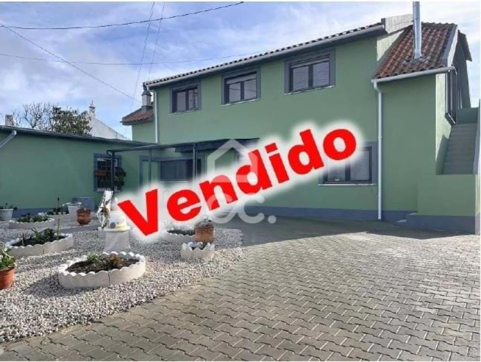 Moradia T3 para Venda em Peral Foto 1