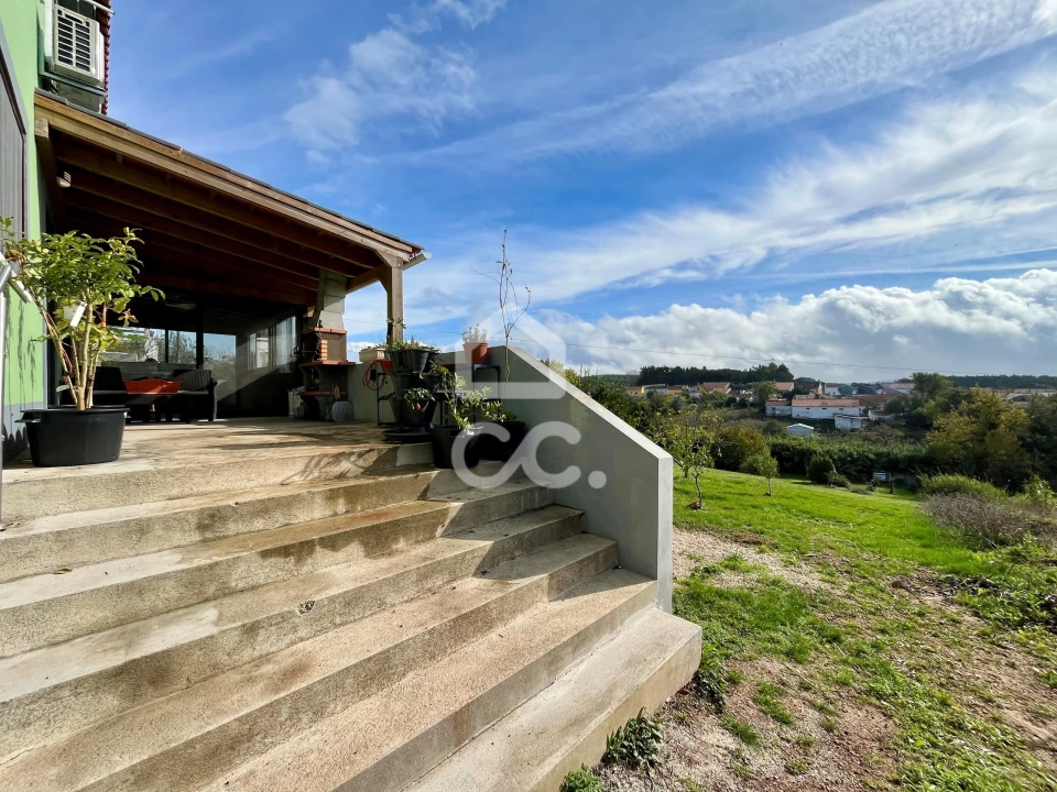 Moradia T3 para Venda em Peral Foto 37