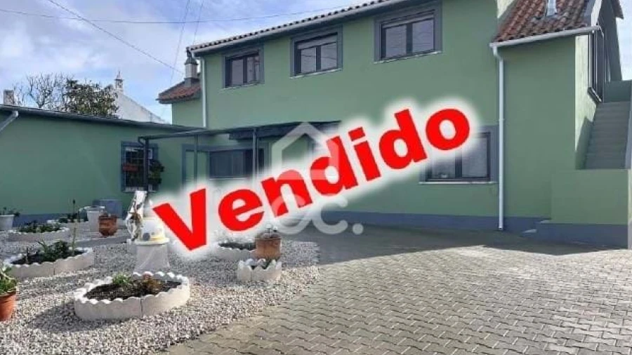 Moradia T3 para Venda em Peral