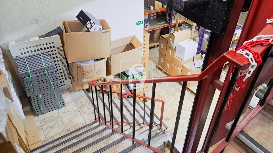 Negócio para Venda em Santo António Foto 5