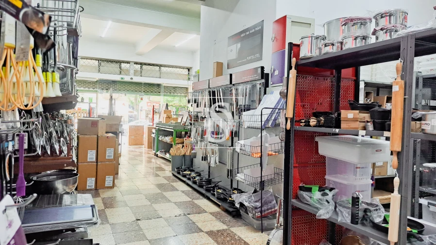 Negócio para Venda em Santo António Foto 2