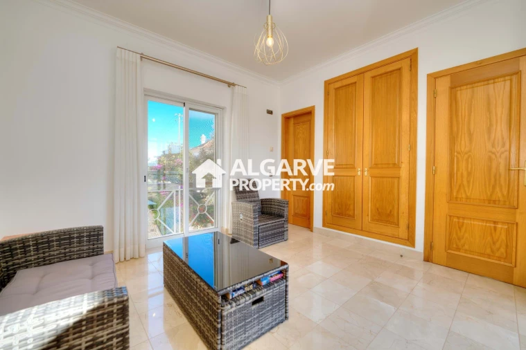 Moradia T3 para Venda em Almancil Foto 14