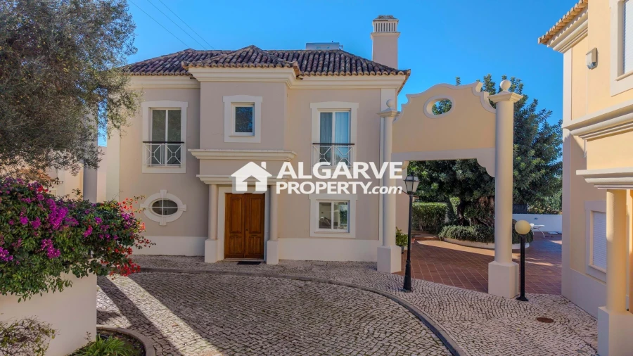 Moradia T3 para Venda em Almancil Foto 18