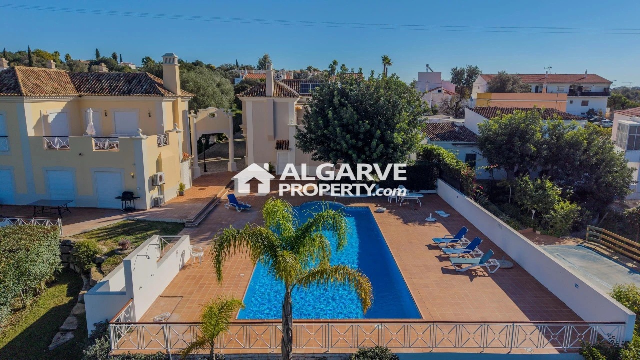 Moradia T3 para Venda em Almancil Foto 1