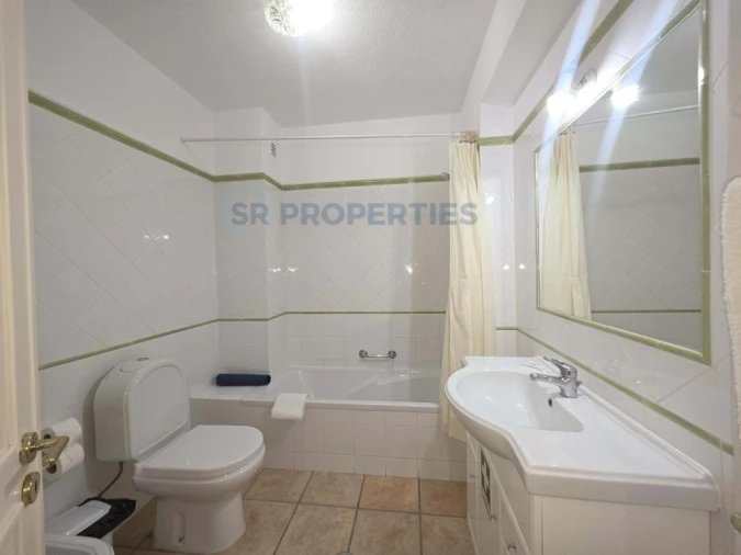 Apartamento T2 para Venda em Quarteira Foto 10