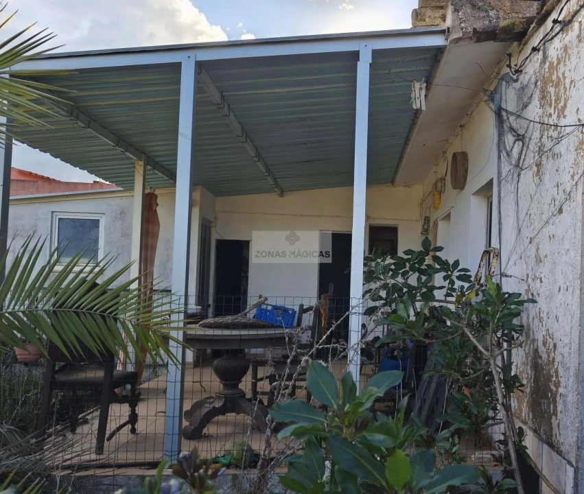 Quinta T4 para Venda em Lagos (São Sebastião e Santa Maria) Foto 1