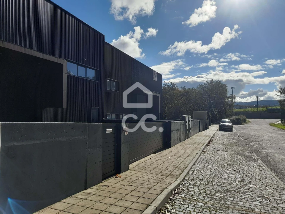 Armazém para Venda em Macieira Foto 1