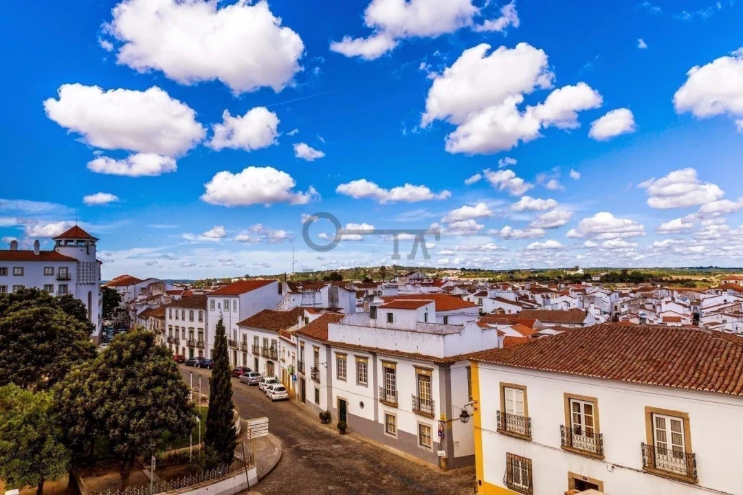 Prédio para Venda em Bacelo e Senhora da Saúde Foto 15