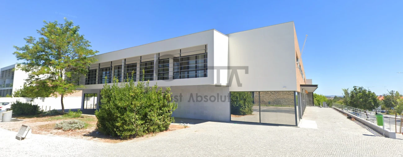 Prédio para Venda em Bacelo e Senhora da Saúde