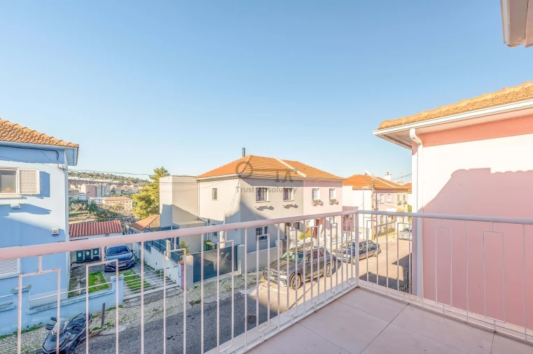 Moradia T4 para Venda em Campolide Foto 27