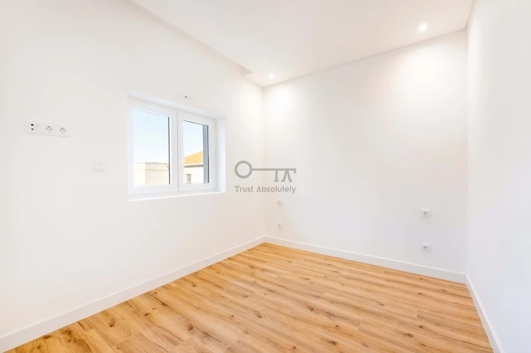 Moradia T4 para Venda em Campolide Foto 23