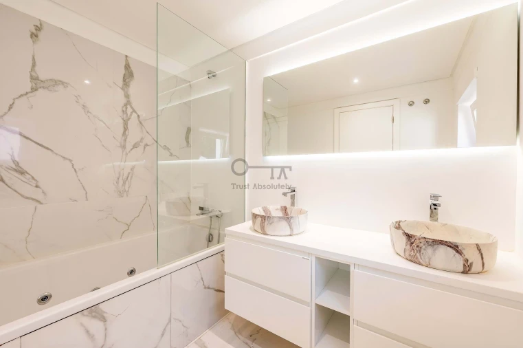 Moradia T4 para Venda em Campolide Foto 15