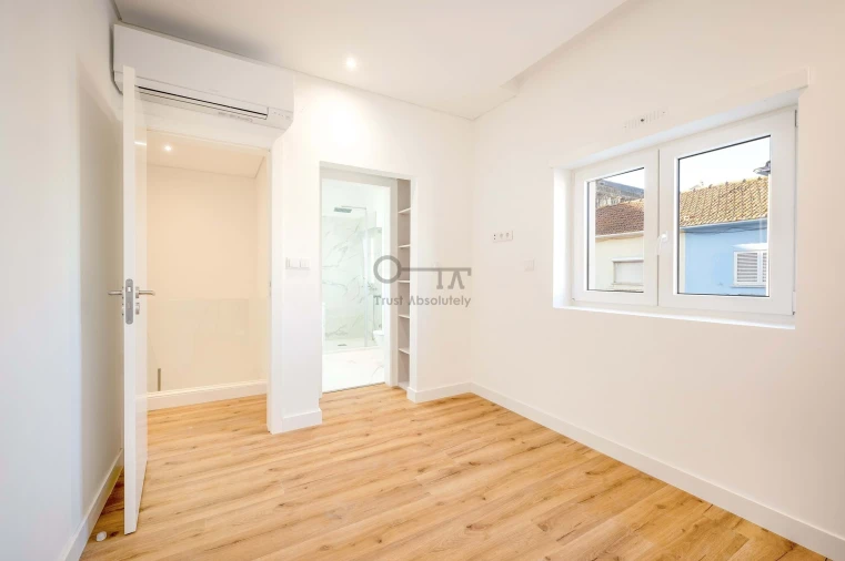 Moradia T4 para Venda em Campolide Foto 24