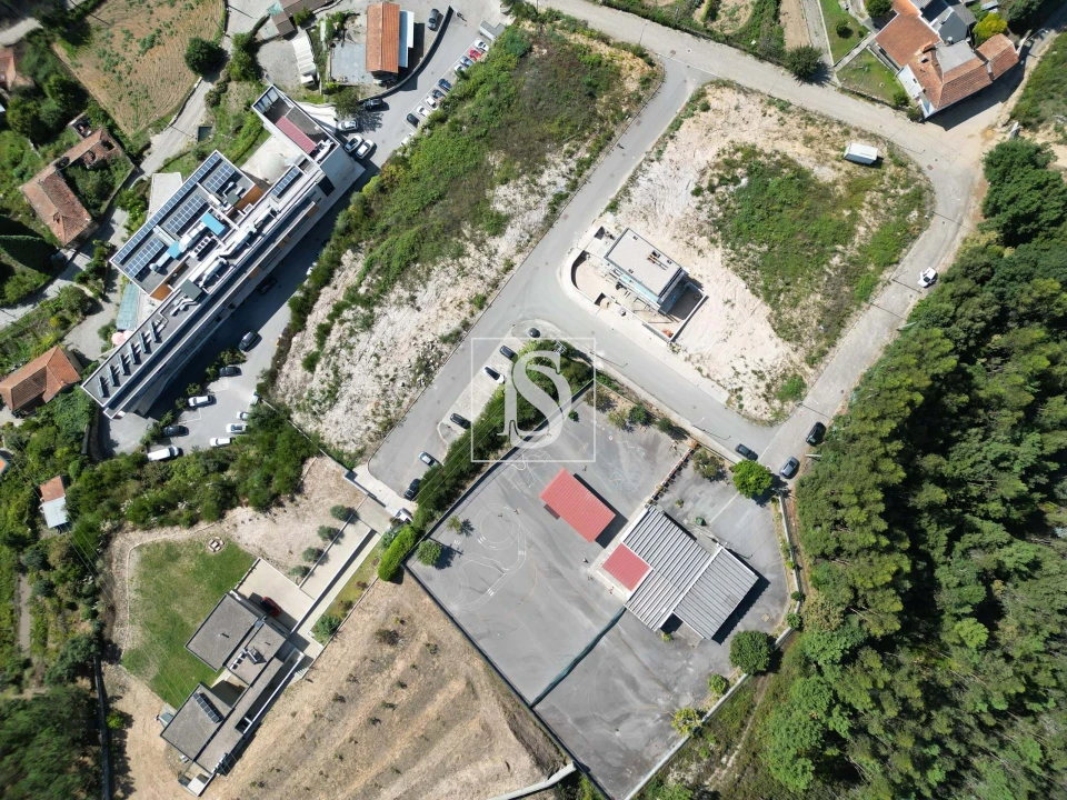 Terreno para Venda em Foz do Sousa e Covelo Foto 14