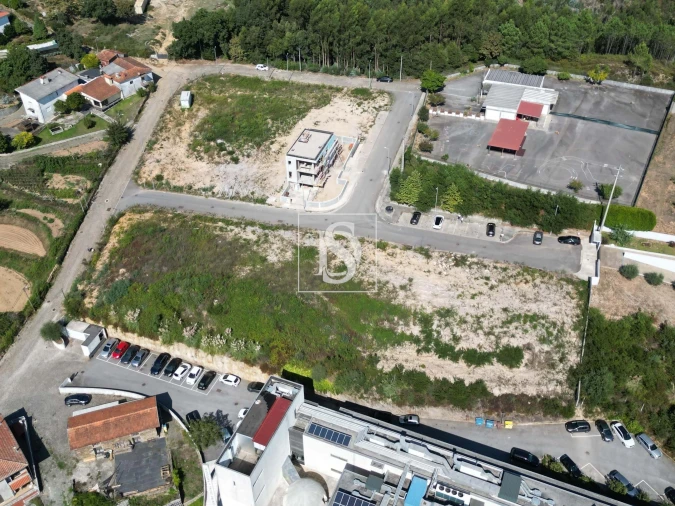 Terreno para Venda em Foz do Sousa e Covelo Foto 4