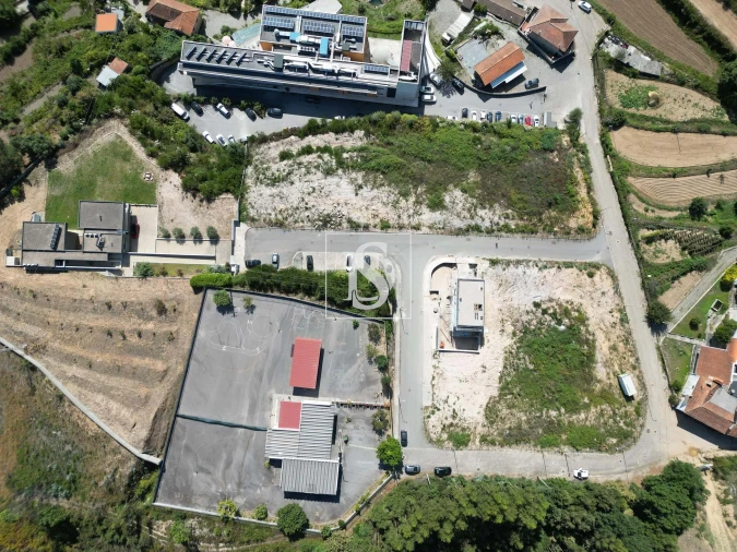 Terreno para Venda em Foz do Sousa e Covelo Foto 13