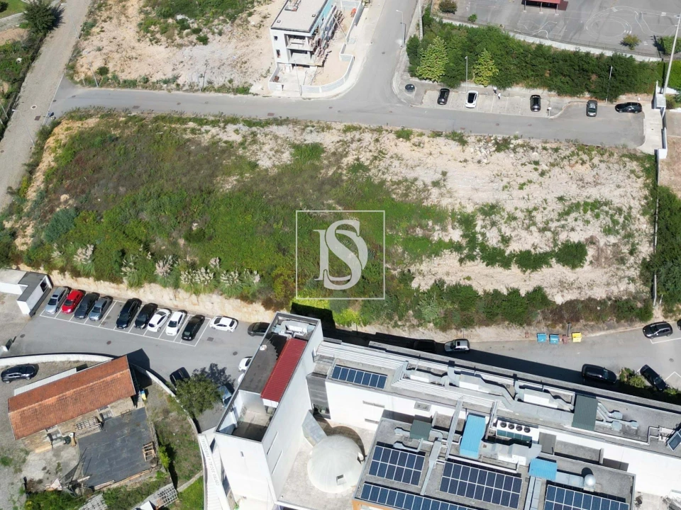 Terreno para Venda em Foz do Sousa e Covelo Foto 7