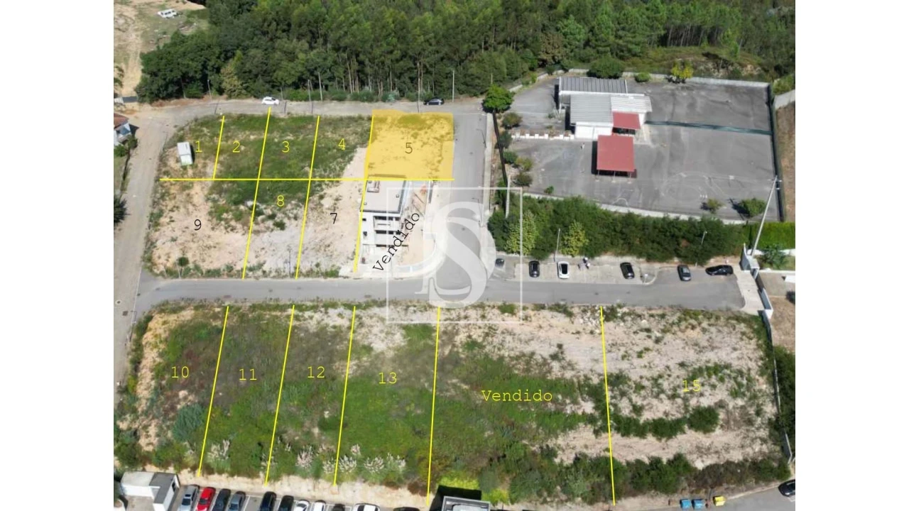 Terreno para Venda em Foz do Sousa e Covelo Foto 3