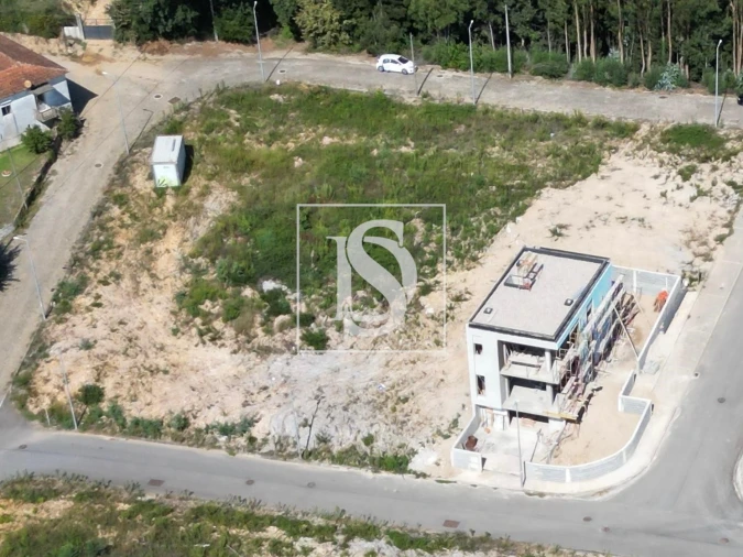 Terreno para Venda em Foz do Sousa e Covelo Foto 4