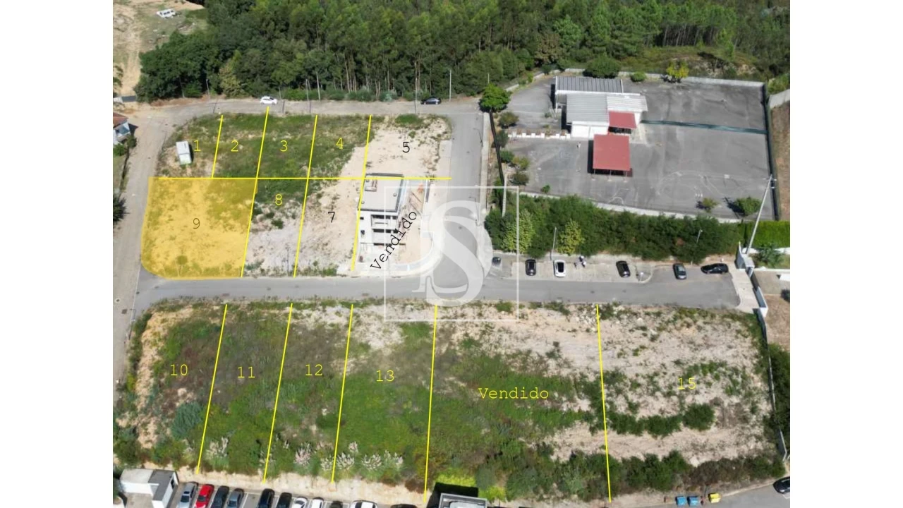 Terreno para Venda em Foz do Sousa e Covelo Foto 3