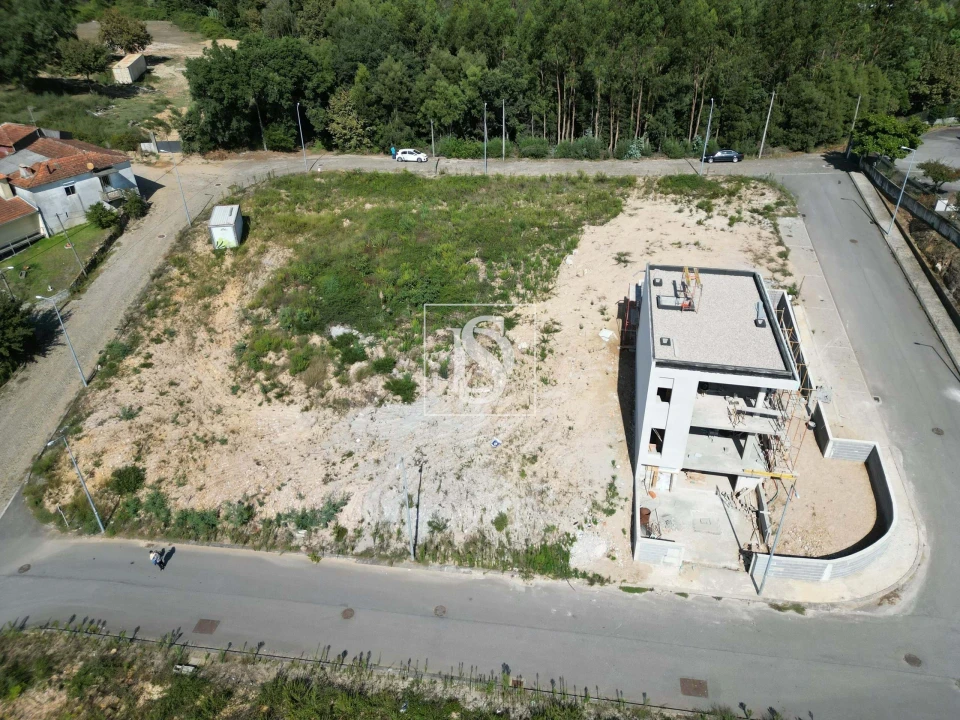 Terreno para Venda em Foz do Sousa e Covelo Foto 11