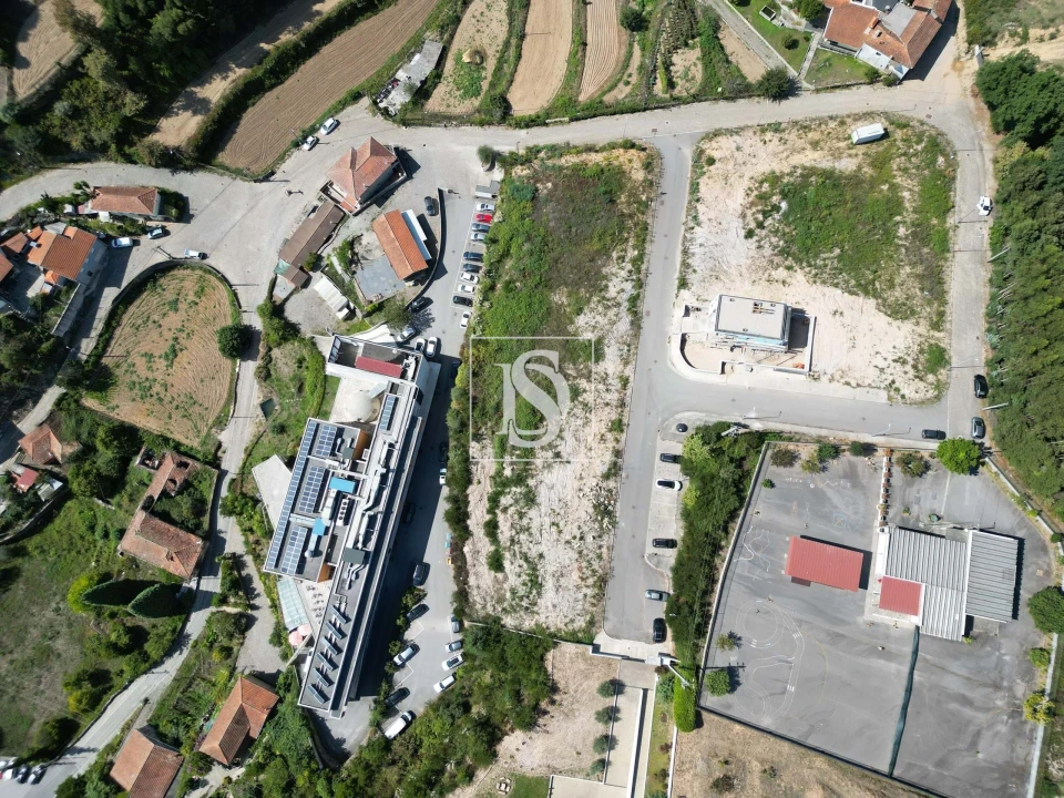 Terreno para Venda em Foz do Sousa e Covelo Foto 12