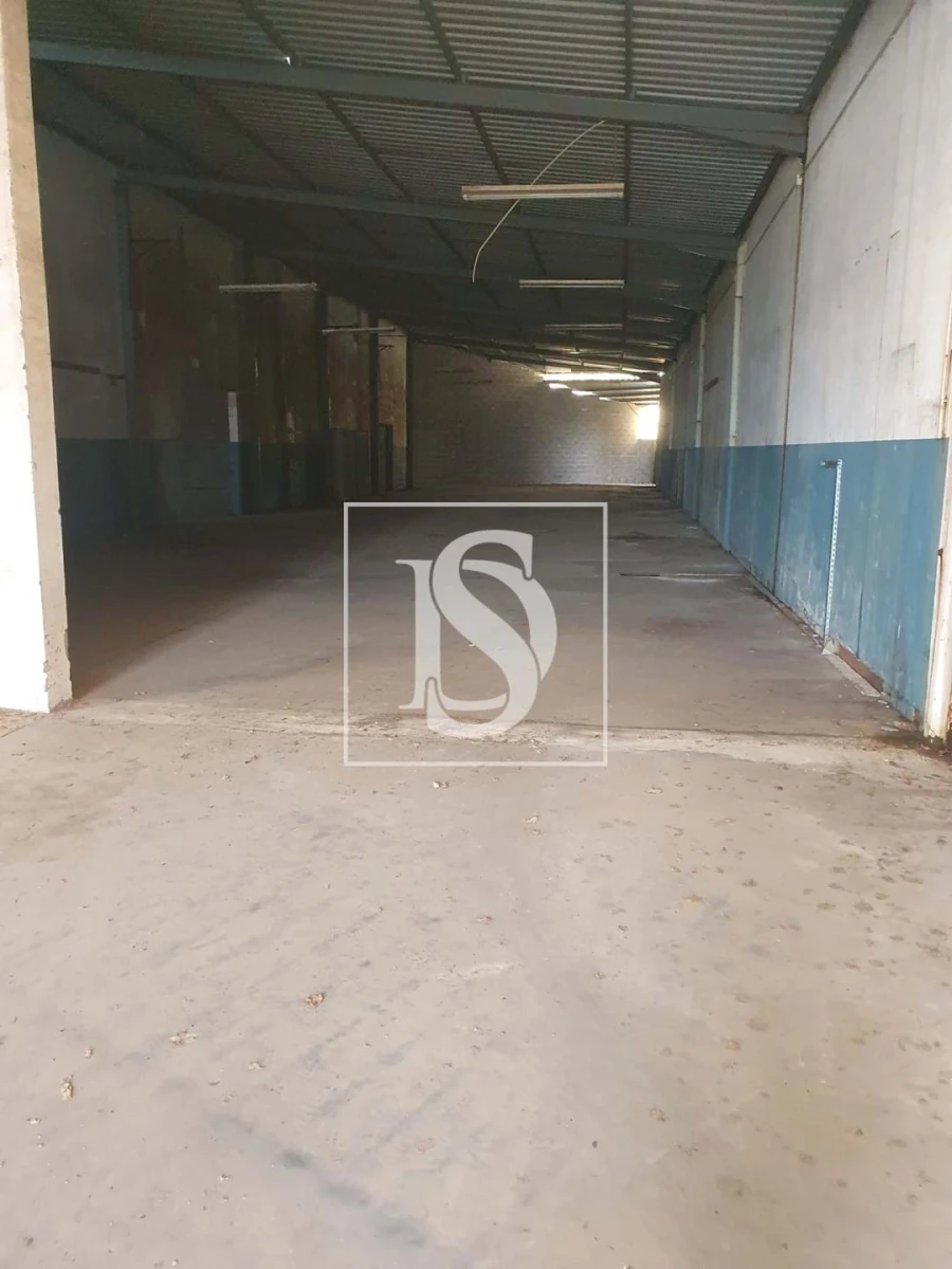 Armazém para Venda em Juncal Foto 8