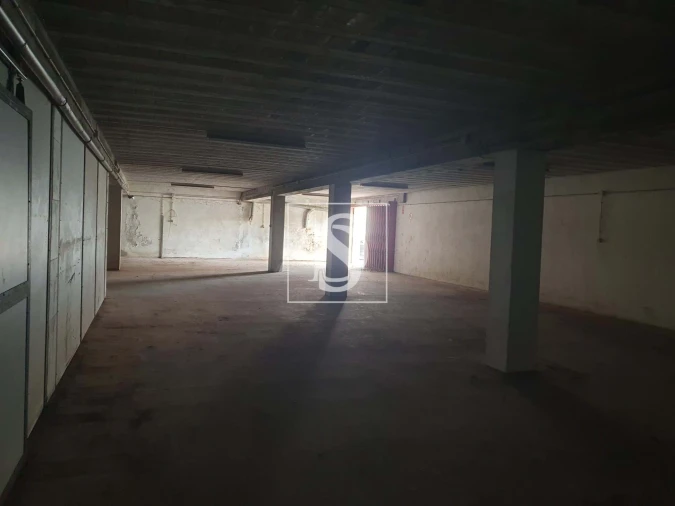 Armazém para Venda em Juncal Foto 3