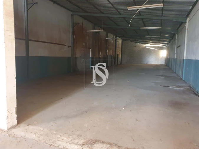 Armazém para Venda em Juncal Foto 4