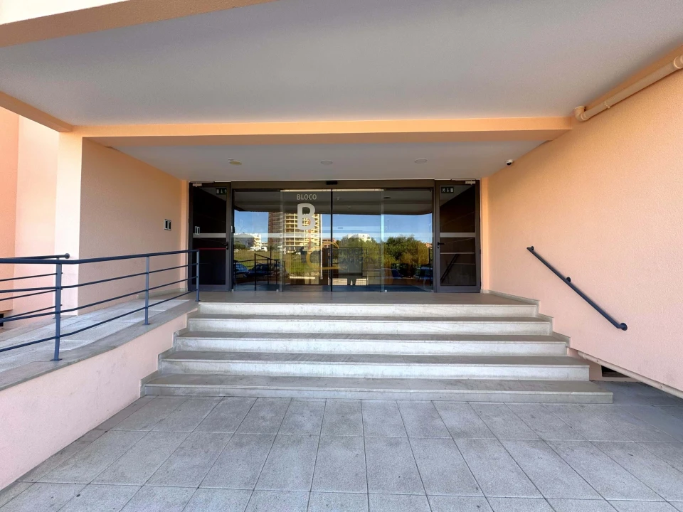 Apartamento T2 para Venda em Portimão Foto 46