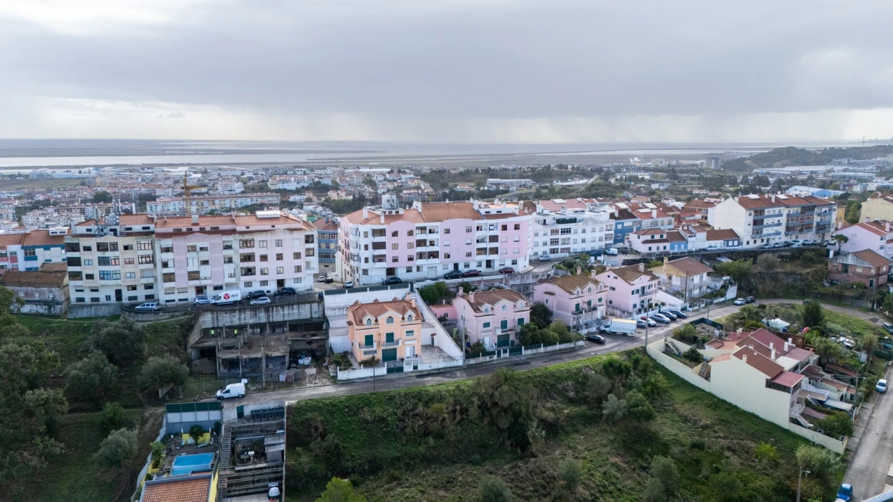 Apartamento T3 para Venda em Alverca do Ribatejo e Sobralinho Foto 27