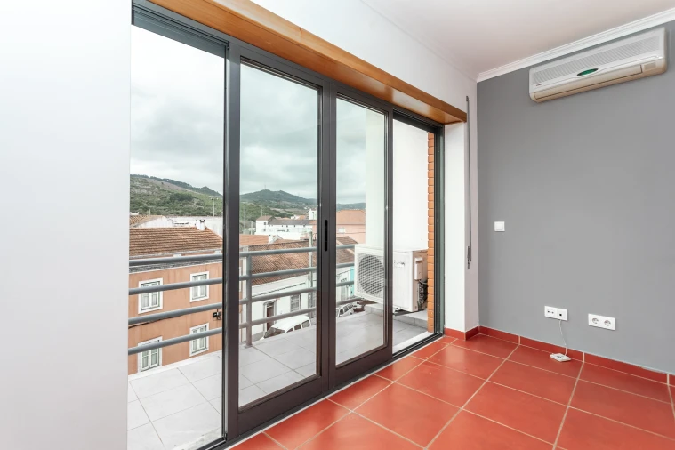 Apartamento T1 para Venda em Loures Foto 3