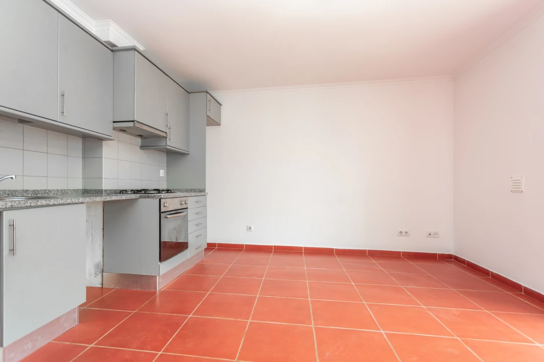 Apartamento T1 para Venda em Loures Foto 4