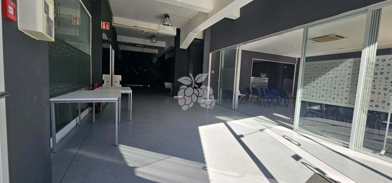 Negócio para Arrendamento em Carnaxide e Queijas Foto 3