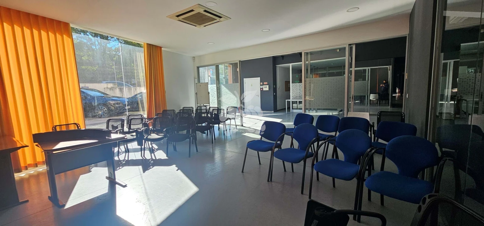 Negócio para Arrendamento em Carnaxide e Queijas Foto 9