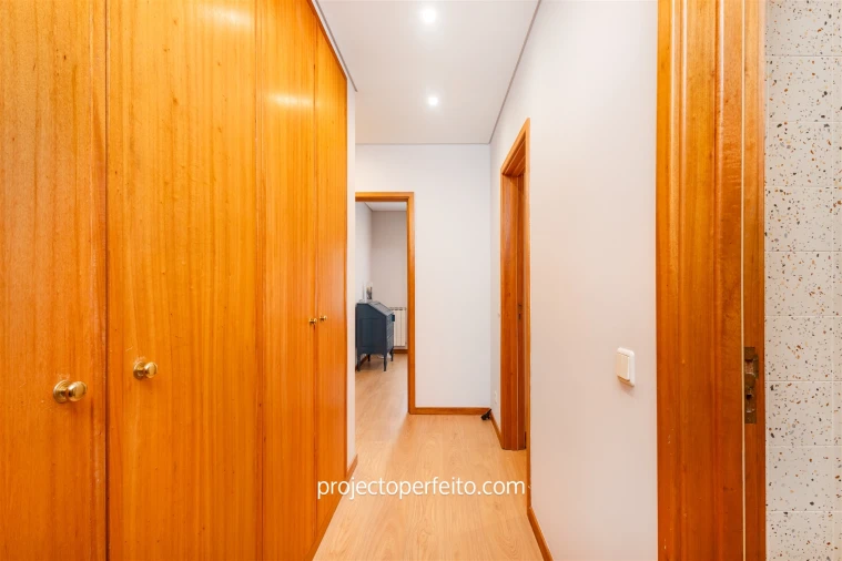 Apartamento T3 para Arrendamento em São Felix da Marinha Foto 14