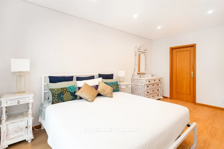 Apartamento T3 para Arrendamento em São Felix da Marinha Foto 8