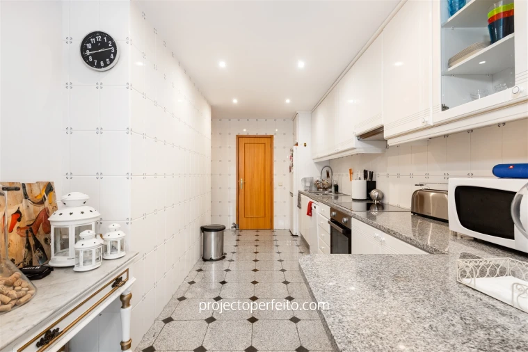 Apartamento T3 para Arrendamento em São Felix da Marinha Foto 4