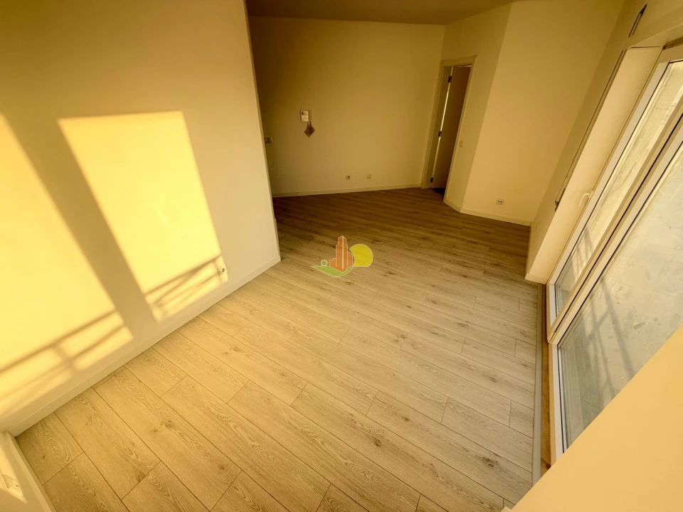 Apartamento T0 para Venda em Buarcos Foto 24