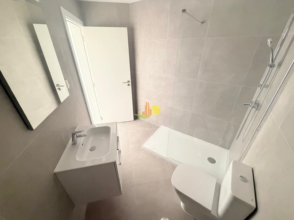 Apartamento T0 para Venda em Buarcos Foto 15