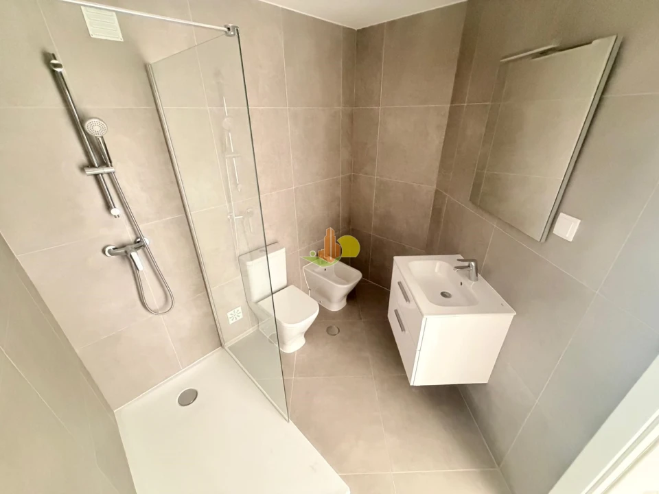 Apartamento T0 para Venda em Buarcos Foto 13