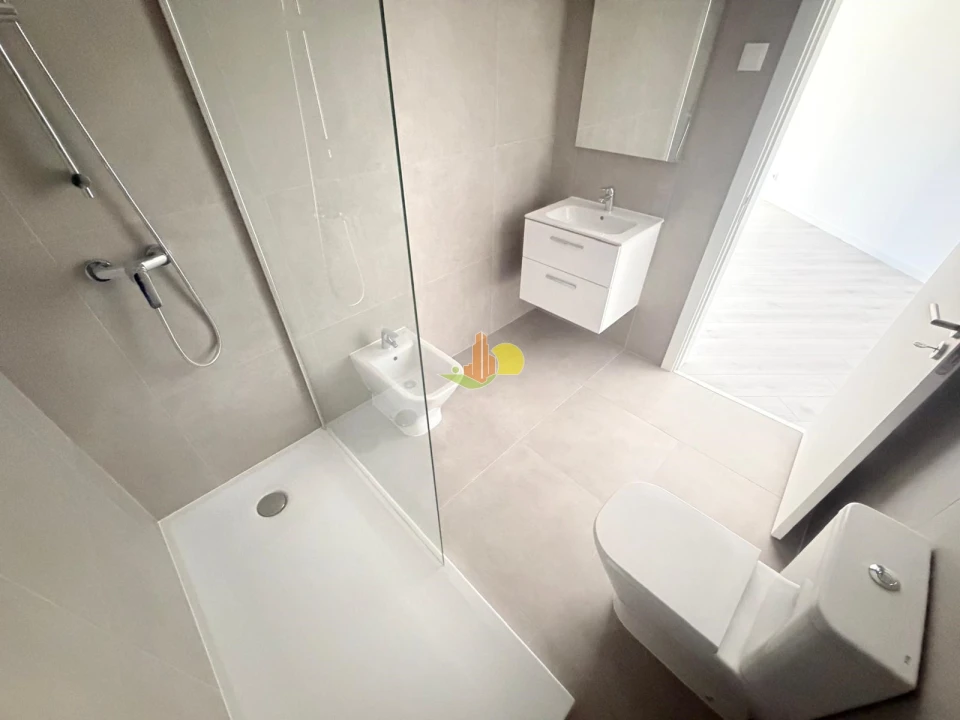 Apartamento T0 para Venda em Buarcos Foto 22