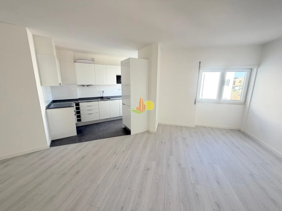 Apartamento T0 para Venda em Buarcos Foto 11
