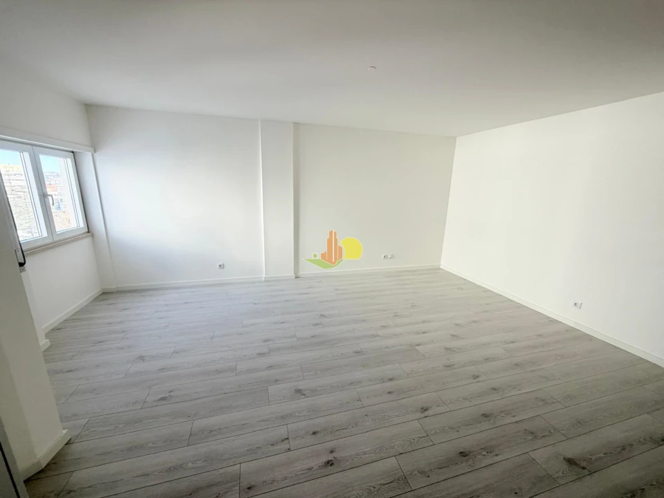 Apartamento T0 para Venda em Buarcos Foto 5