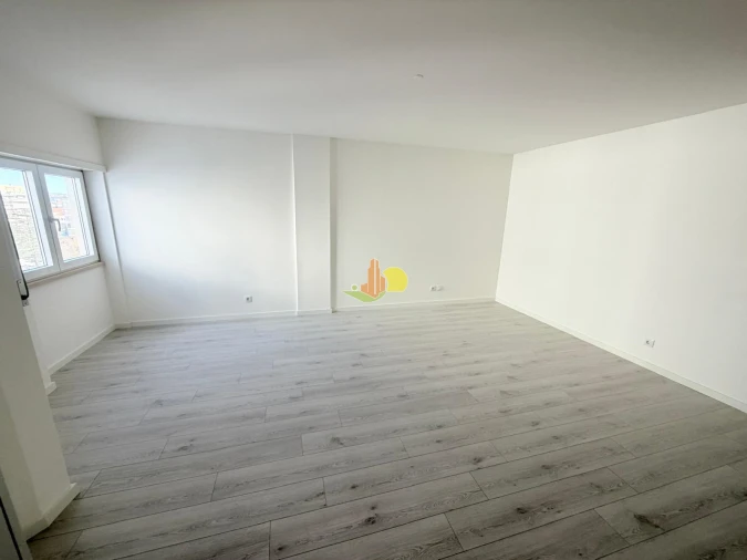 Apartamento T0 para Venda em Buarcos Foto 5