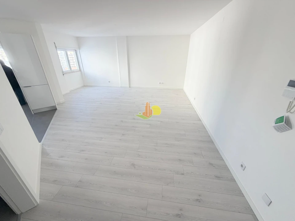 Apartamento T0 para Venda em Buarcos Foto 6